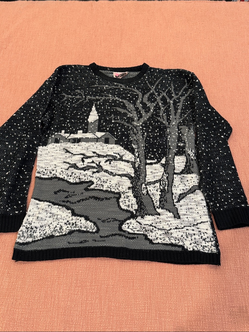 Unisex large Black & Gray winter Scenic Crewneck Sweater